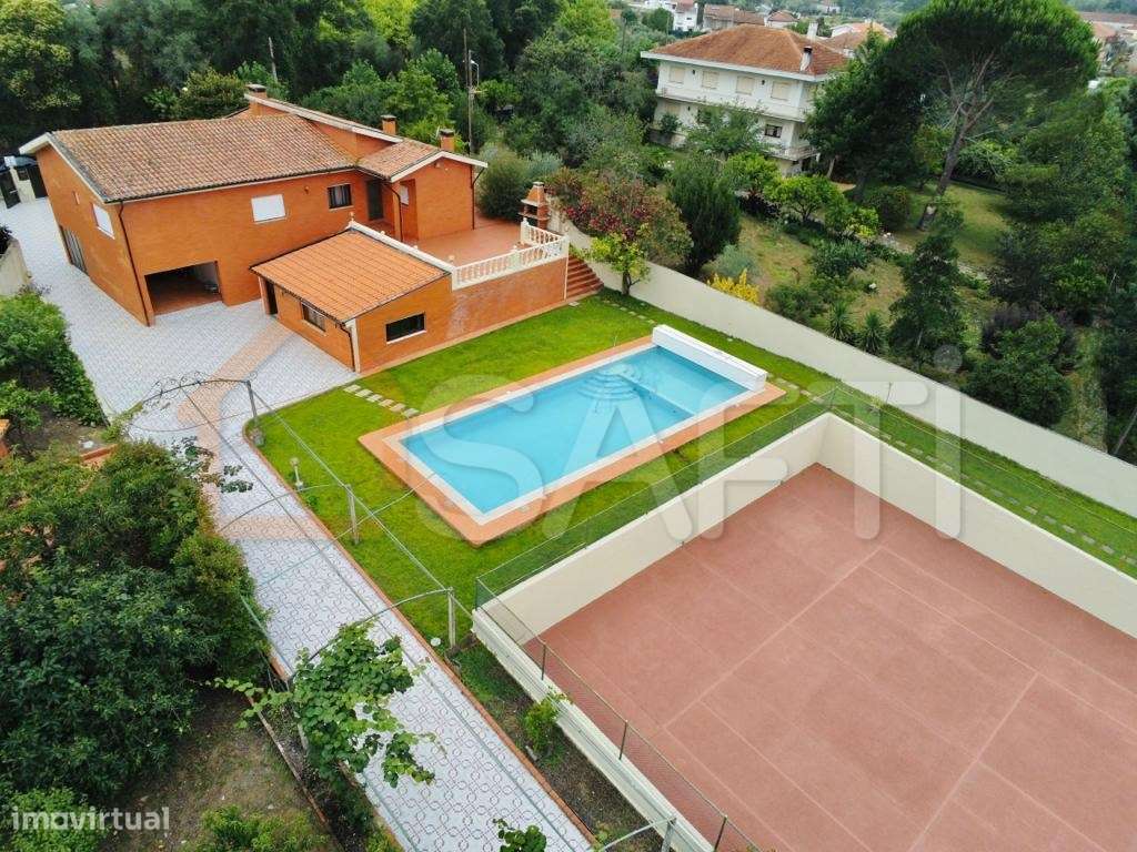 MORADIA T4 COM PISCINA E CAMPO DE TÉNIS PARA VENDA NA CURIA - Grande imagem: 4/34