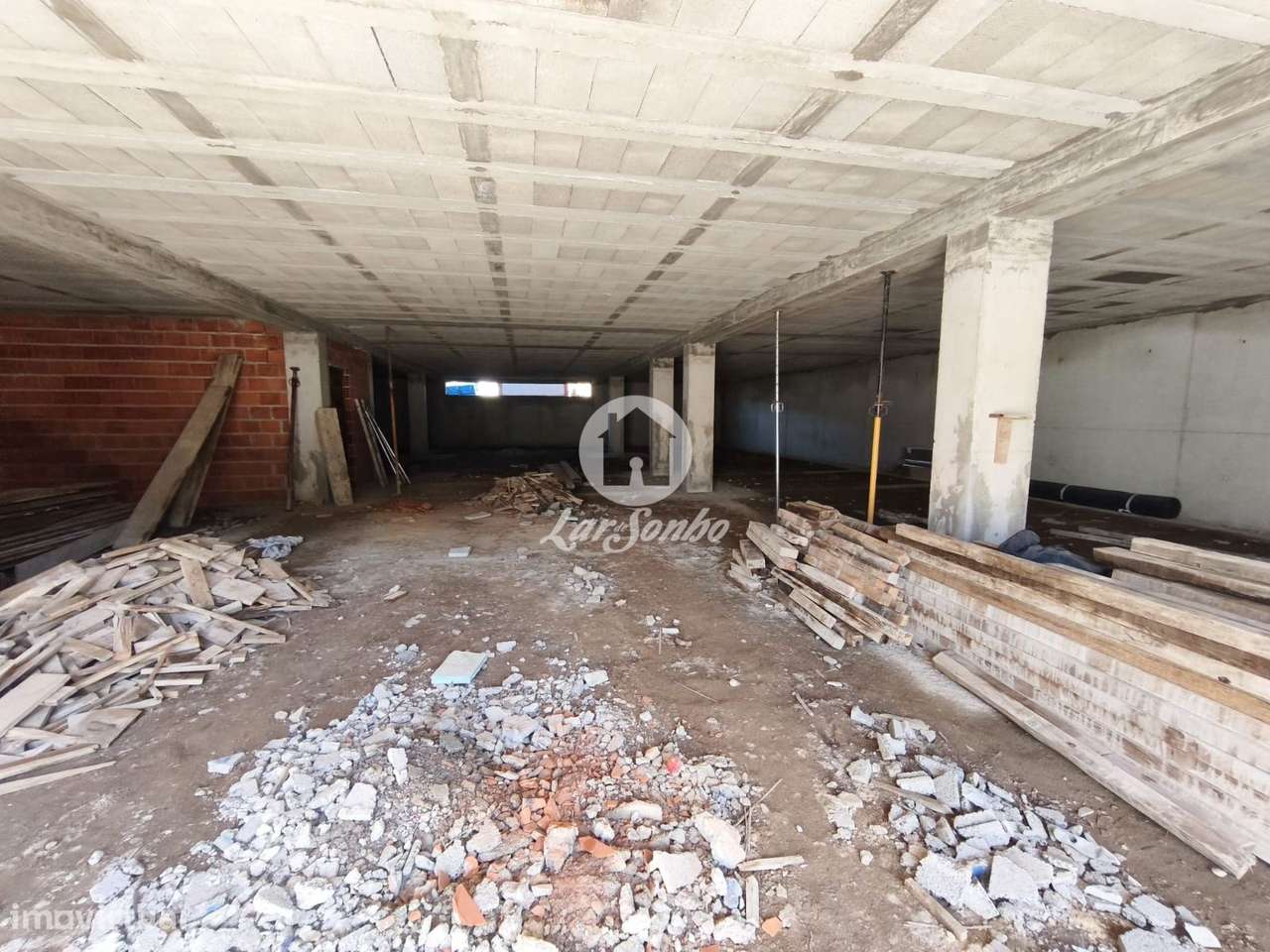 Apartamento em condomínio fechado Barcelos-32