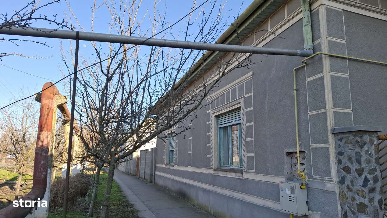 Casa mare 3 camere si teren 3600mp in Nadlac la 475m de centura spre a-2