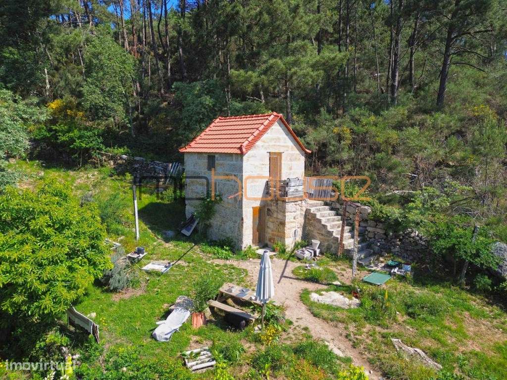 Quinta 2,6ha - Vista panorâmica e várias edificações-17