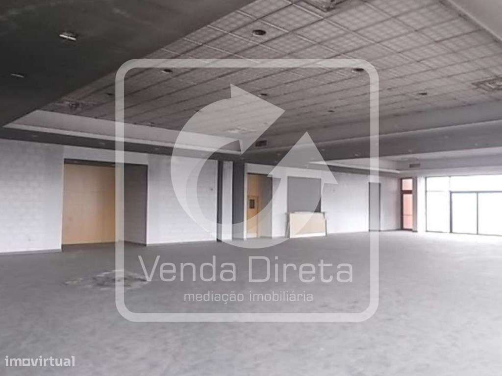 Terreno de 25.300 m², com edifício destinado a serviços no Porto Alto. - Grande imagem: 4/8