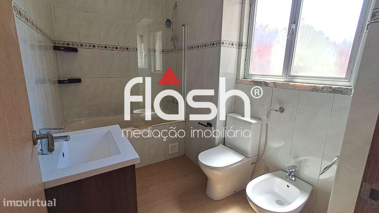 Apartamento T4 nas Mercês-14