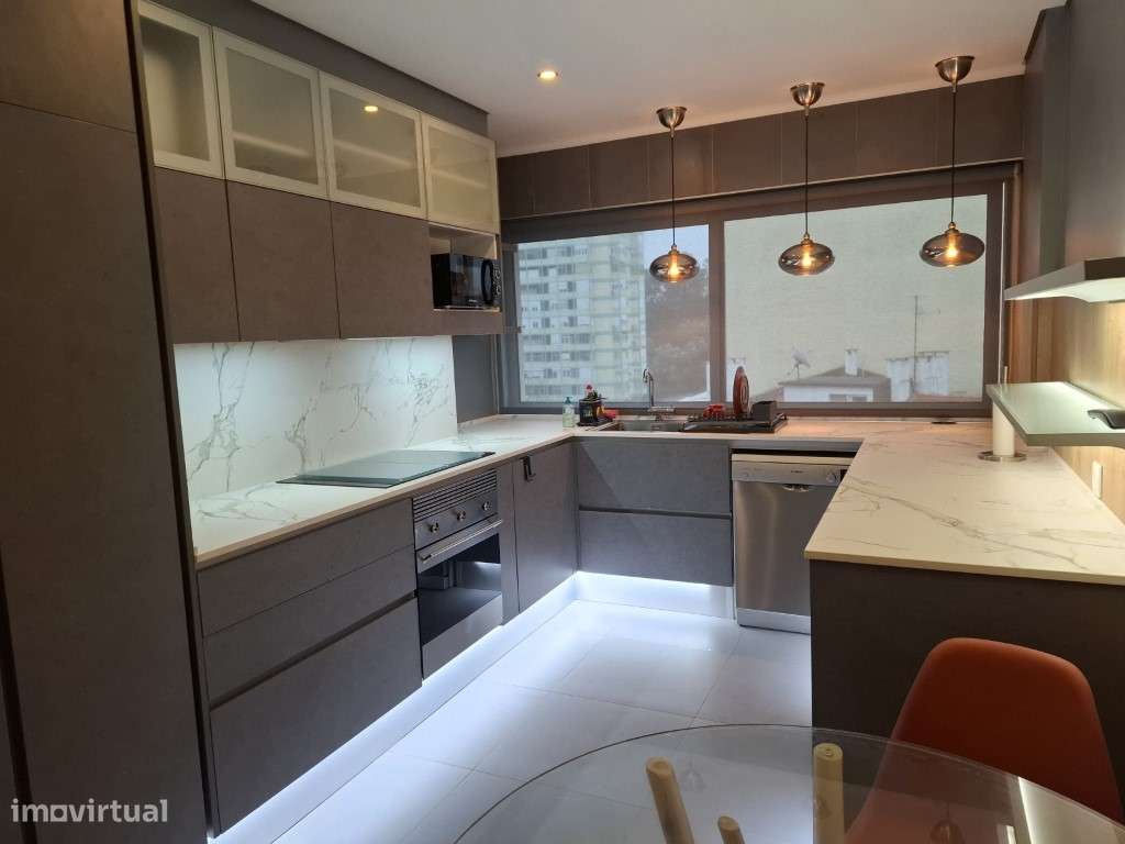 Apartamento de 4 Assoalhadas com 2 lugares de estacionamento - Grande imagem: 5/19