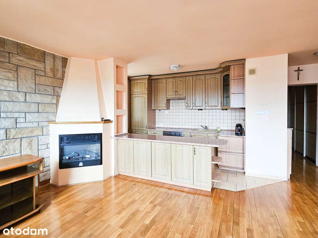 3 lub 4 przestronne pokoje w centrum, 2 windy!-1