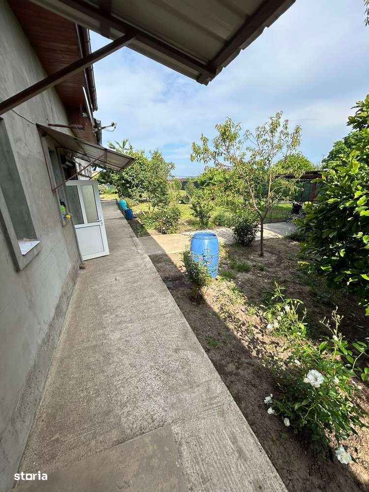 De vanzare casa cu 7 camere, 2 bai, din caramida, teren 1500 mp - Imagine principală: 3/19