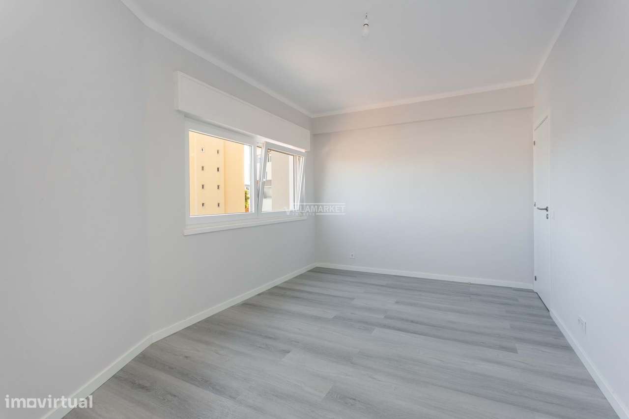 Apartamento T3 Renovado em Portimão-17