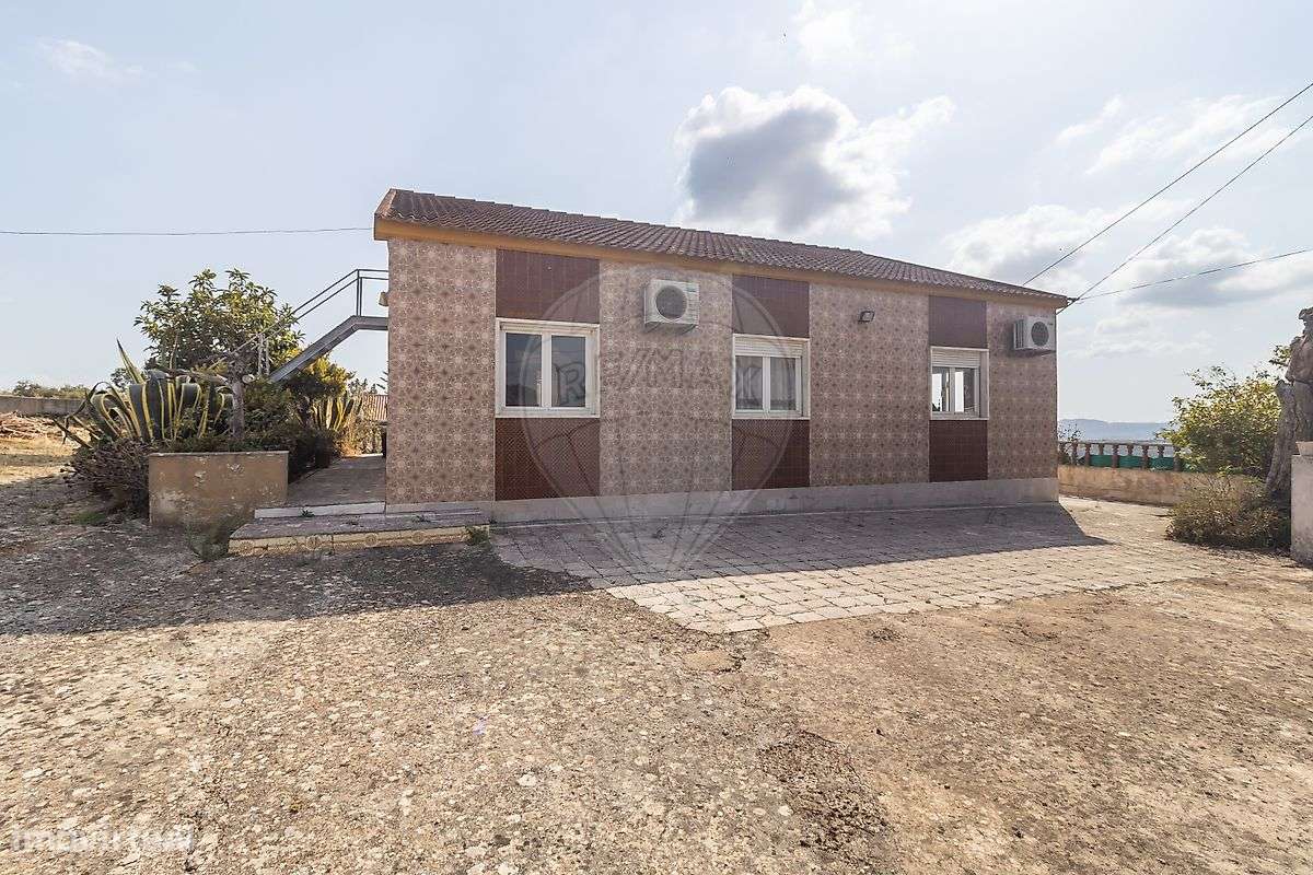 Moradia T2 para venda-5