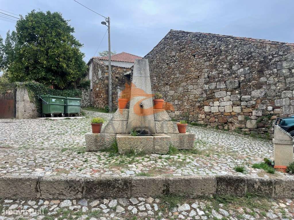 Moradia com 4 quartos e jardim em Lourosa, Oliveira do Hospital-23