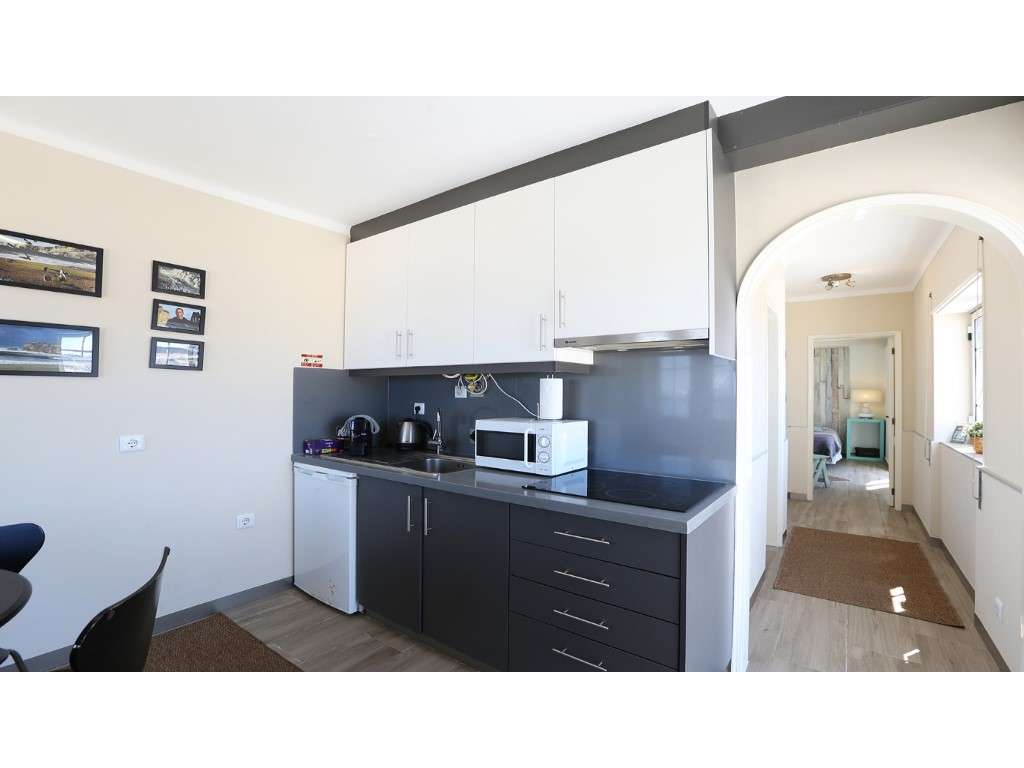 Apartamento T1 + Sotão em Primeira Linha de Mar na Nazaré-6