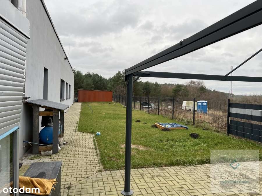 Do sprzedaży budynek komercyjny  w Sierakowie.-13