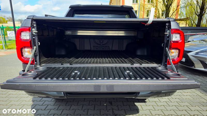 Toyota Hilux 2.8 D-4D Double Cab GR Sport 4x4 - 9