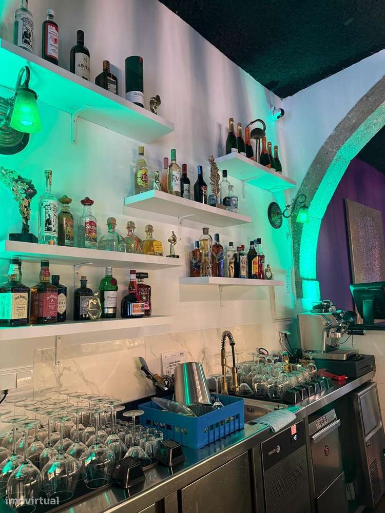 Bar totalmente renovado na Estrela / Lisboa - Grande imagem: 5/11