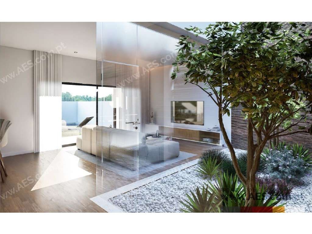 T4 térrea com piscina em Fernão Ferro - Grande imagem: 3/22