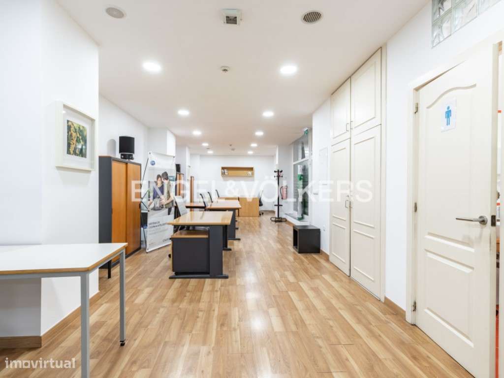 Escritorio para arrendar no Bairro de Santa Cruz de Benfica! - Grande imagem: 5/27
