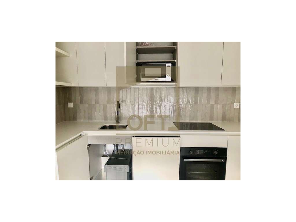 Apartamento T1 com 2 Frentes , Terraço, Totalmente Mobilado e Equip...-18