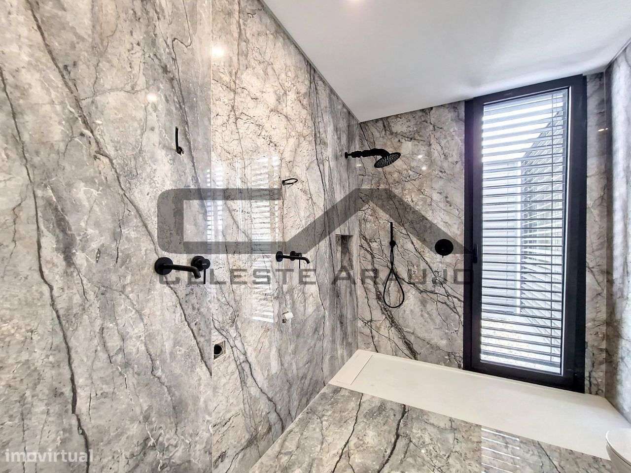 Moradia T4+1 Térrea, com piscina, Rio Meão-36