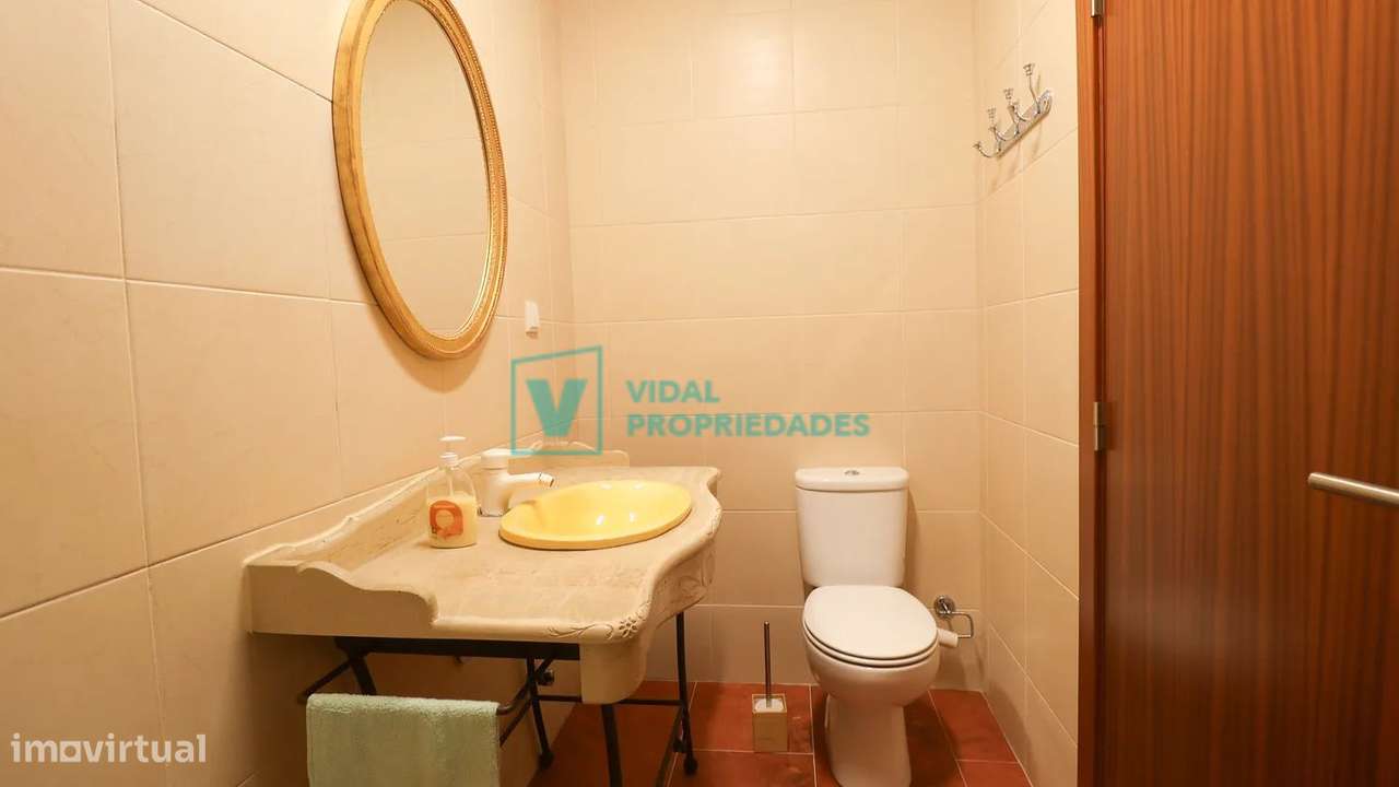 Apartamento T2 com garagem em box e piscina-33