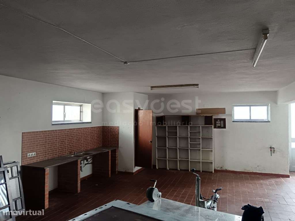 Cave destinada a armazem - Grande imagem: 5/11