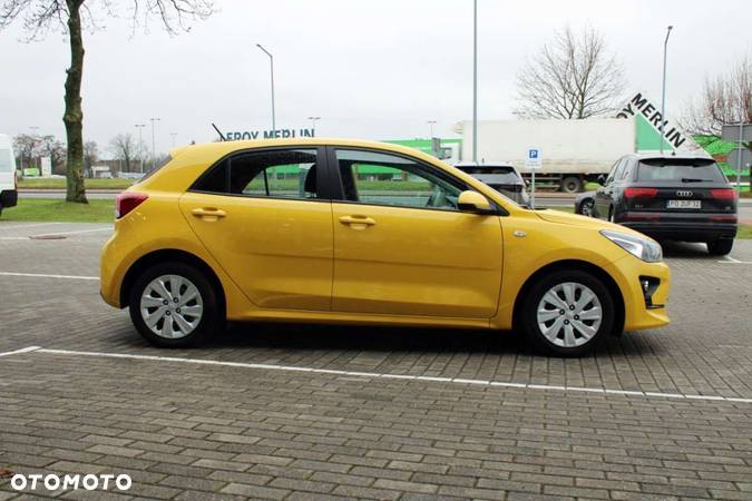 Kia Rio - 4