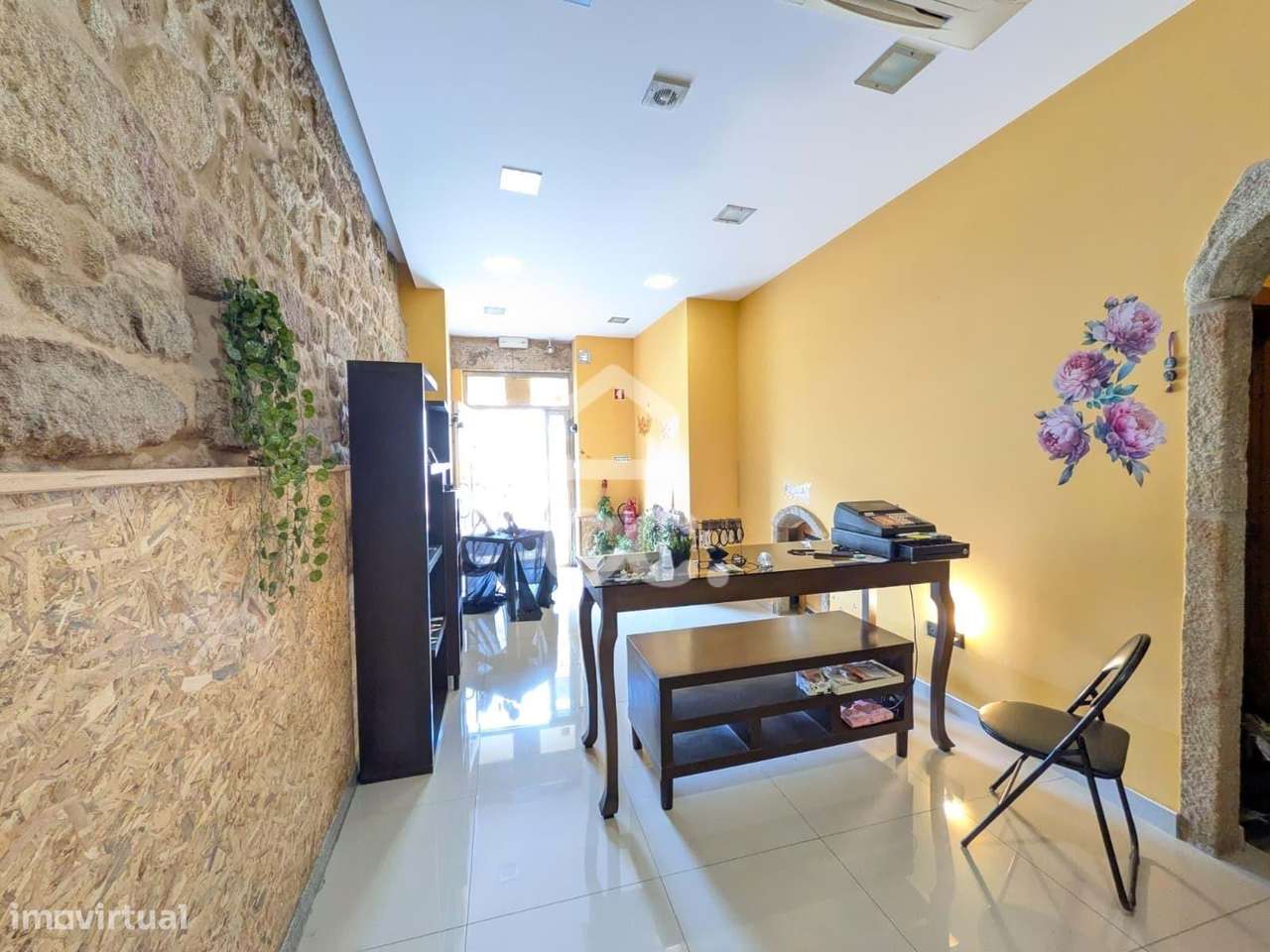 Ótima Oportunidade: Loja Comercial à Venda em Localização Privilegiada - Grande imagem: 4/10