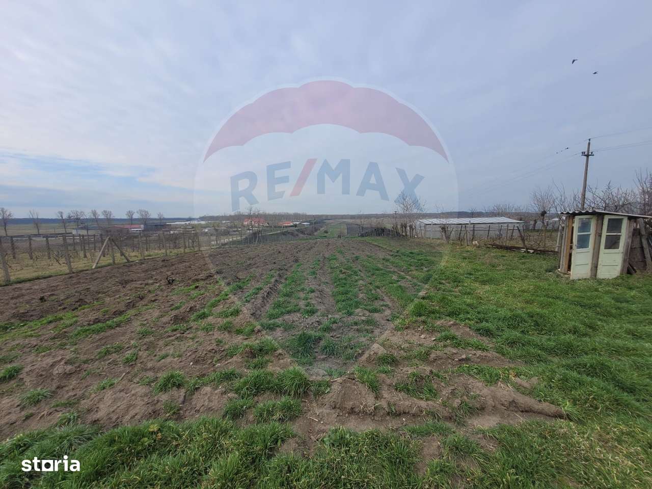 Teren 2,300mp Ivesti / Strada Gen. Eremia Grigorescu - Imagine principală: 2/5