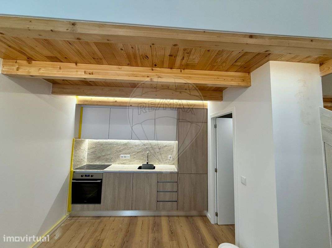 Moradia T1 para venda - Grande imagem: 2/13