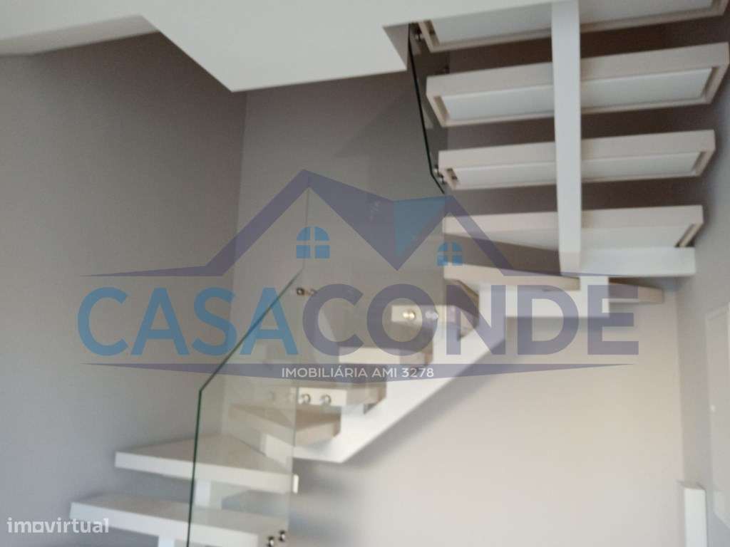 Moradia Geminada V4 Duplex c/Piscina - Grande imagem: 3/40