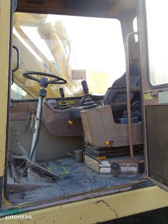 Cilindru hidraulic  antebrat excavator Cat BFT 206 - 1