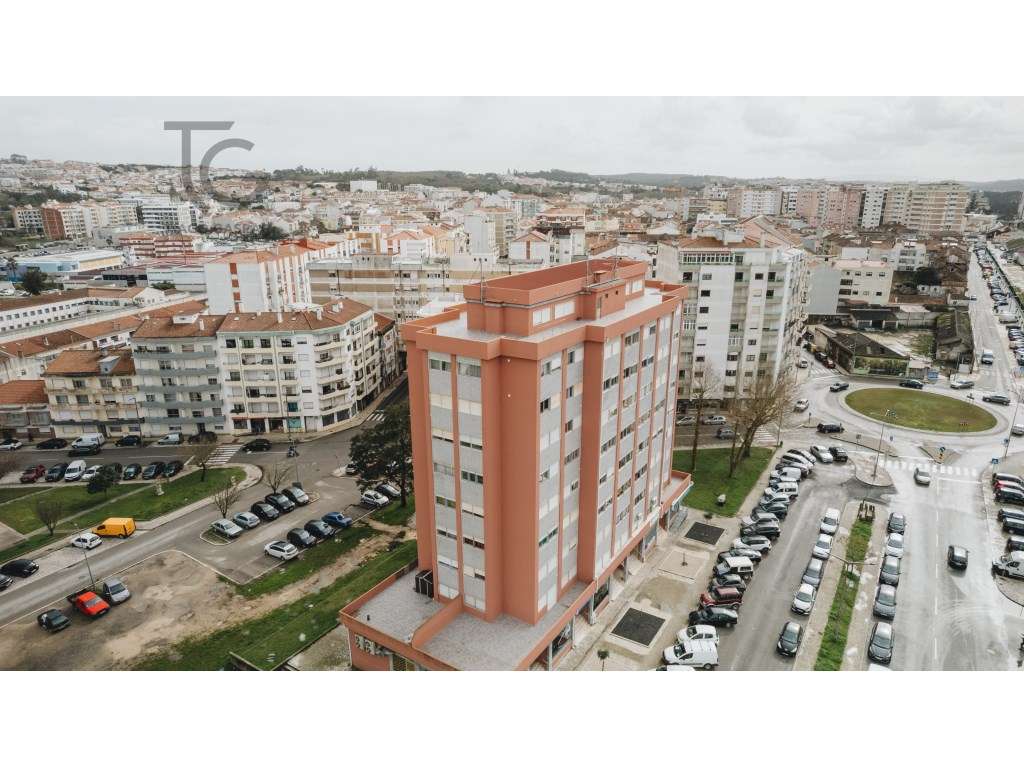 Apartamento T3 com 2 WC nas Caldas da Rainha-27