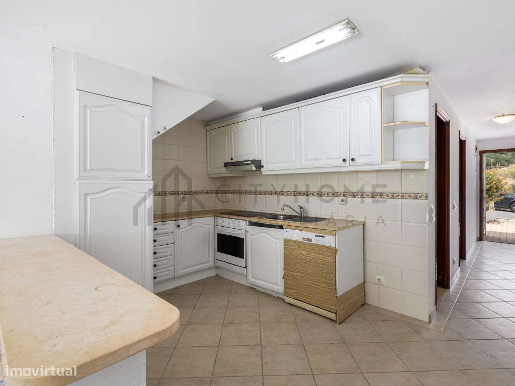 Moradia Duplex tipo T2 com Jardim e Piscina em Condomínio Privado-10