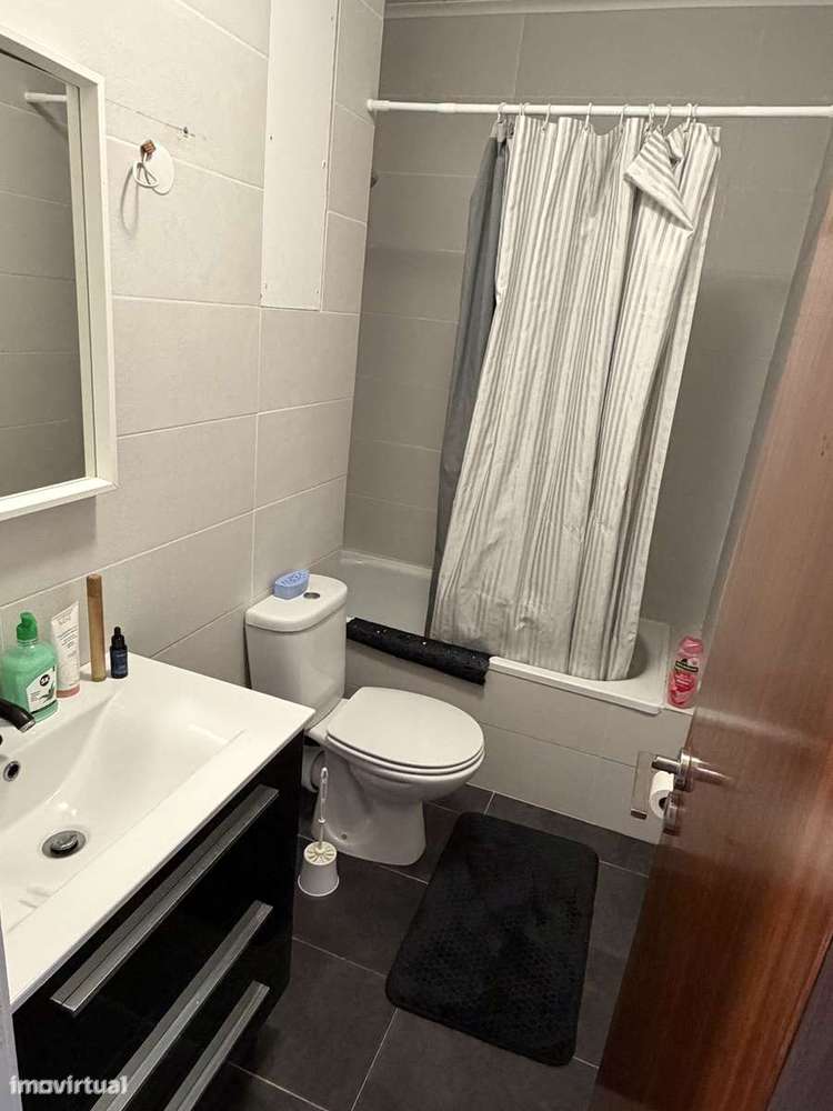 Arrendamento de quarto individual em Santo António dos Cavaleiros - Grande imagem: 3/16