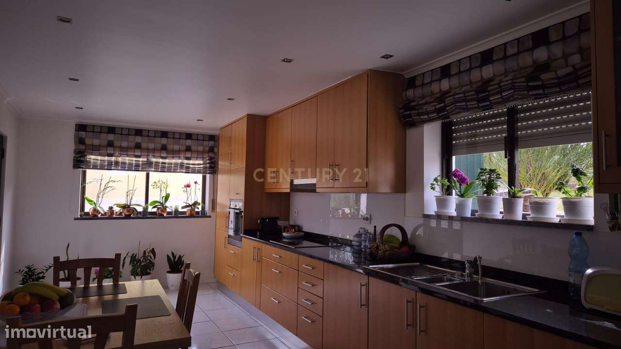 Espetacular Moradia T4 com Jardim e Vista Panorâmica em Pombal - Grande imagem: 4/23