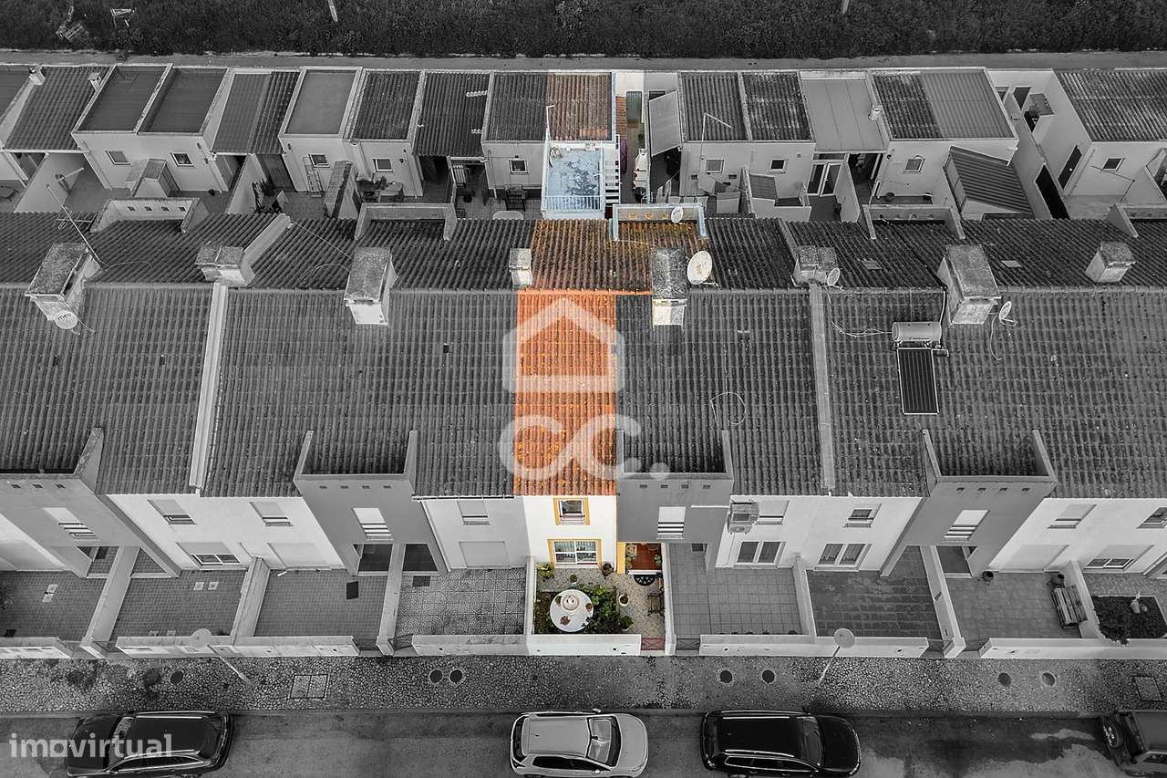 Moradia T3 c/ Quintal e Garagem | Bairro de Almeirim, Évora - Grande imagem: 2/49