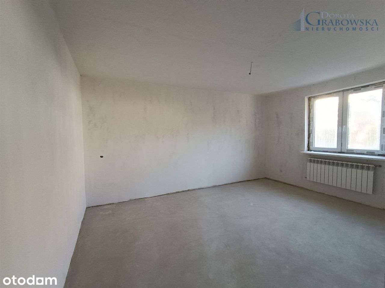 Wolnostojący dom w ładnym otoczeniu.-8