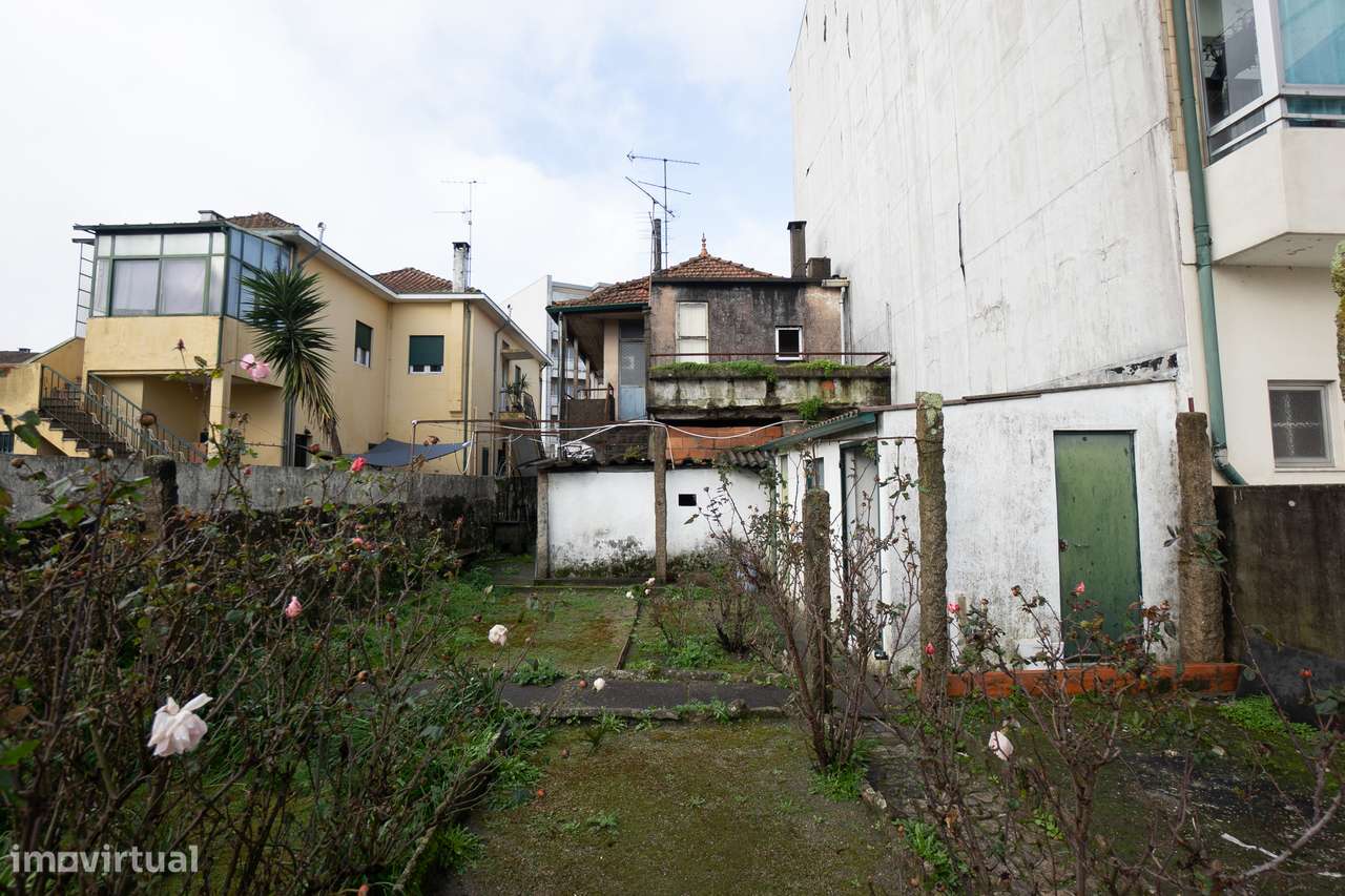 INVESTIMENTO 2 Moradias Terreno de 890 m² Alto da Maia em Águas Santas-5