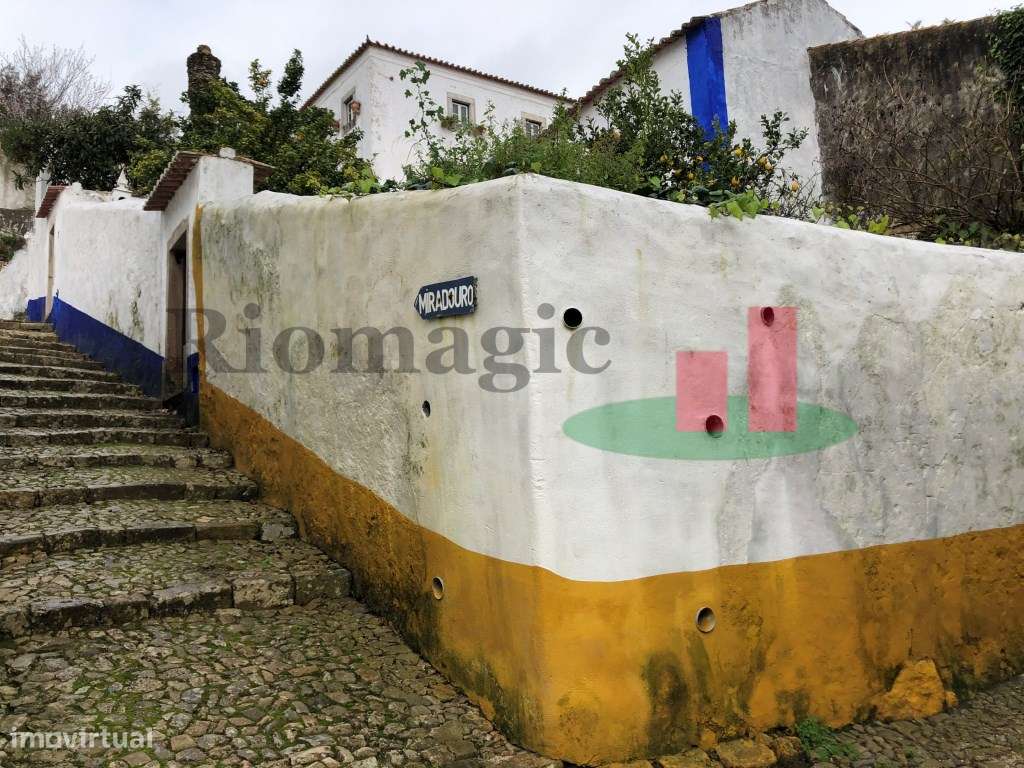 Terreno urbano dentro da muralha do Castelo de Óbidos***RIOMAGIC*** - Grande imagem: 2/19