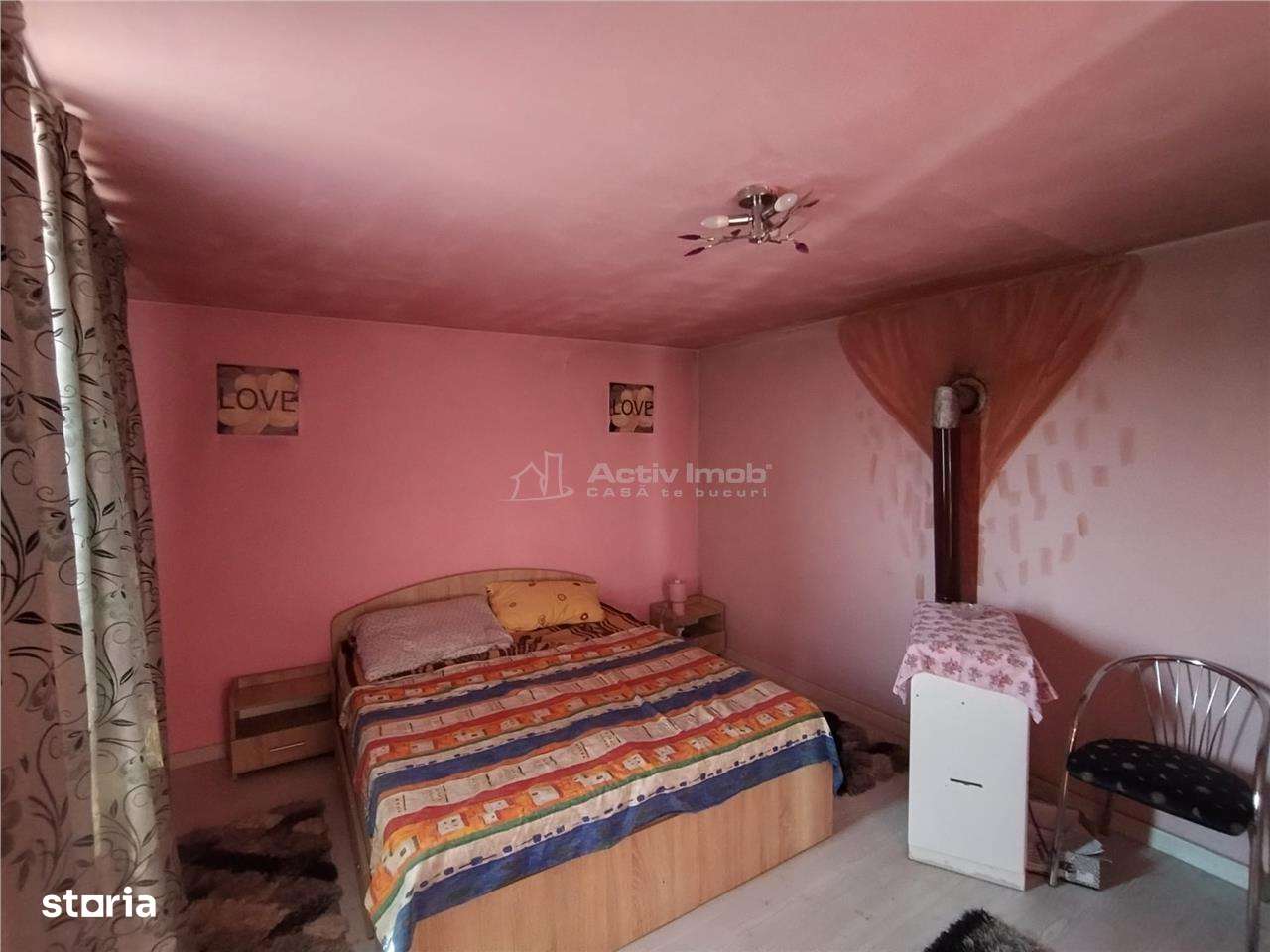 Caransebes, Casa cu Teren de 585 Mp, Zona Sesu Rosu - Imagine principală: 4/18