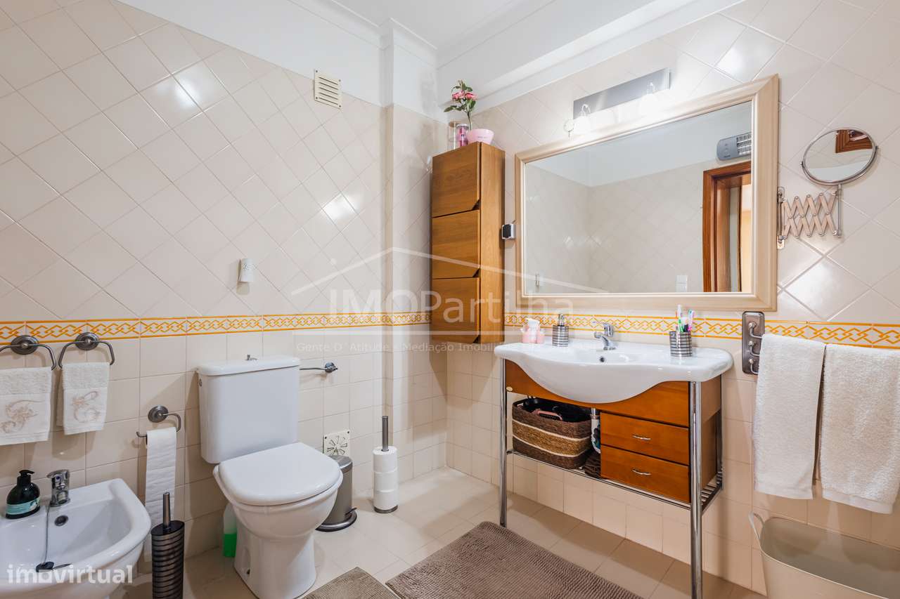 Apartamento T2 | 159 m² | Suíte | Garagem | Varanda-18