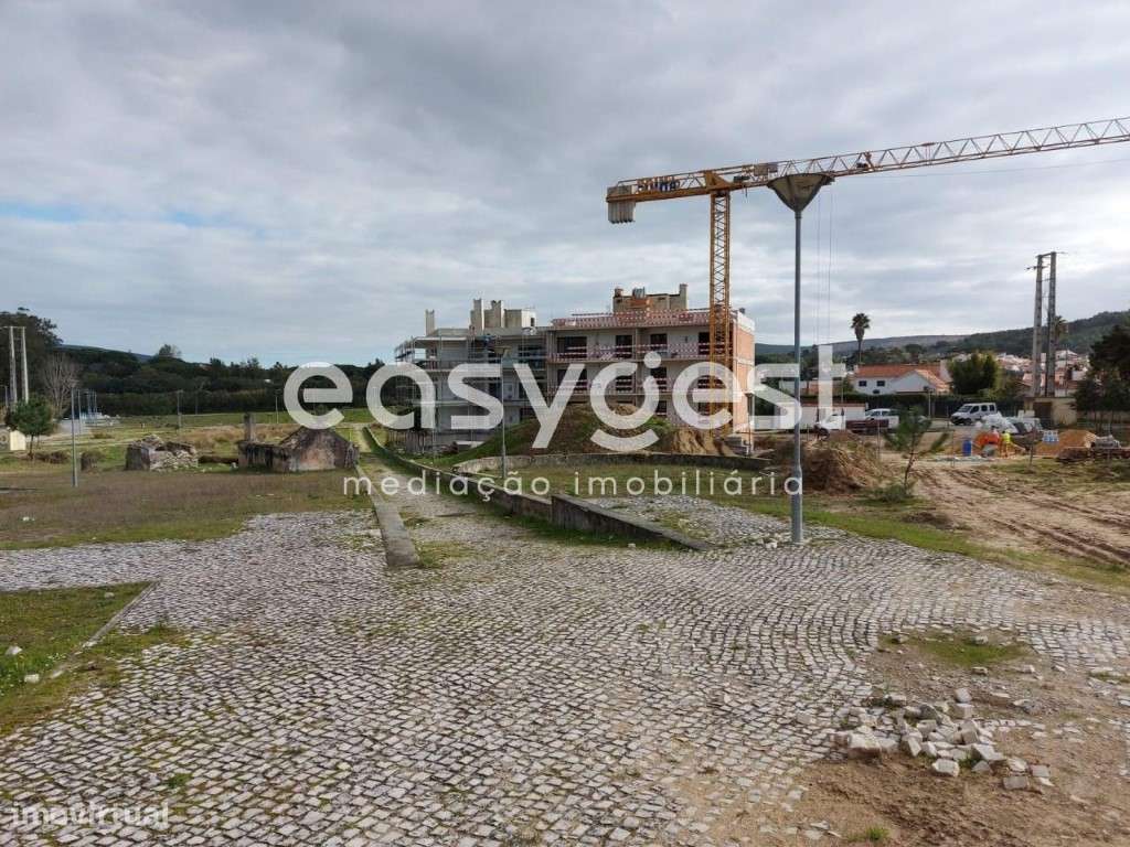 Terreno construção de prédio com 4 pisos na Maçã a 5 min. de Sesimbra - Grande imagem: 4/6