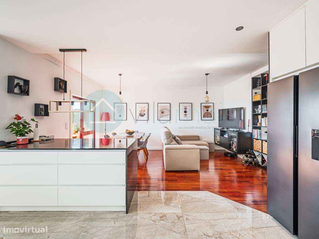 T2 à Venda na Areosa, Porto | Renovado, Garagem e Vista Mar-3