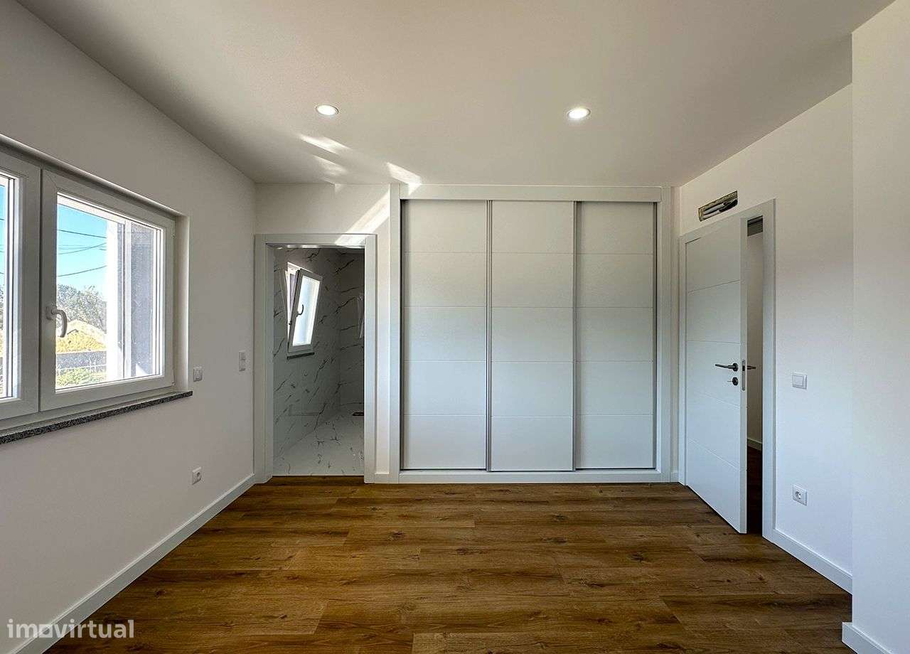 Espaçosa Moradia V4 com piscina - Coimbrã / Peniche-21