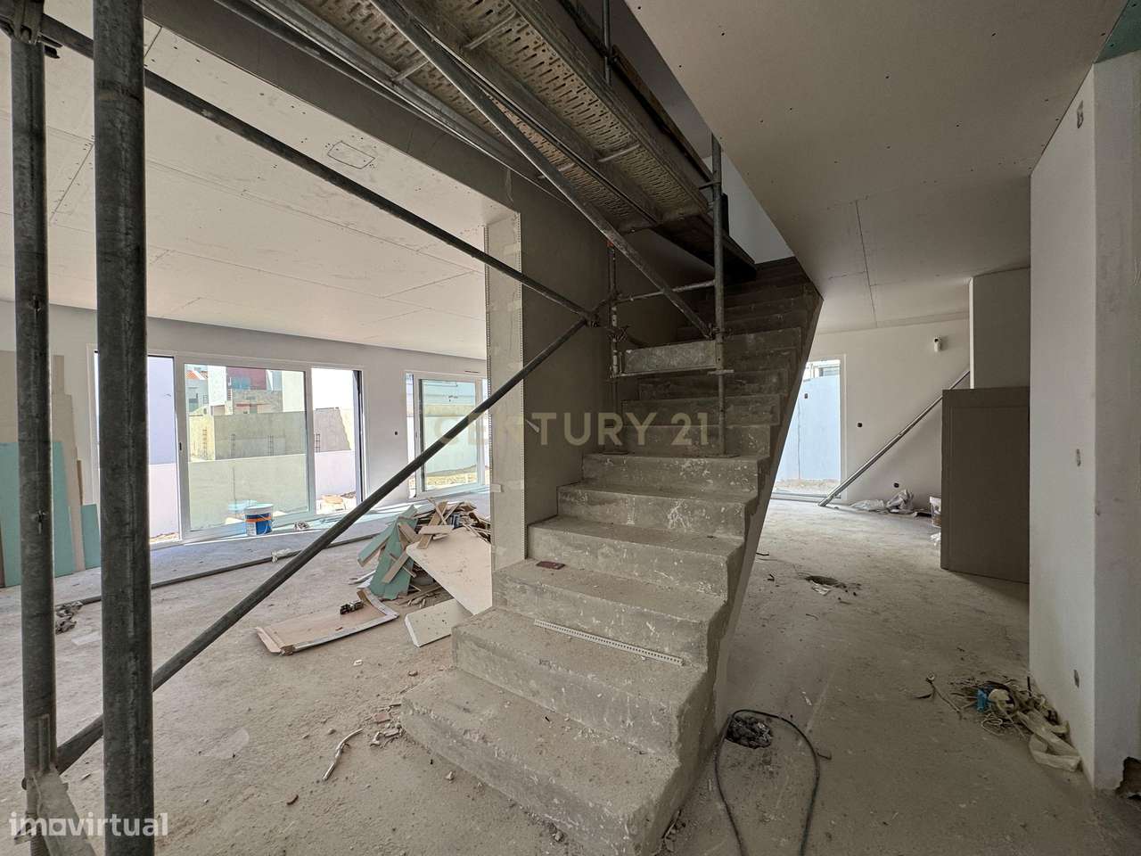 Moradia T4 contemporânea NOVA com 3 pisos em Trajouce, São Domingos de - Grande imagem: 5/44