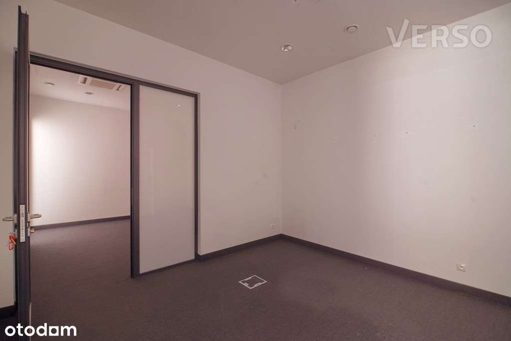 Parter. Przystanek, duży ruch - Pełny obrazek: 5/8