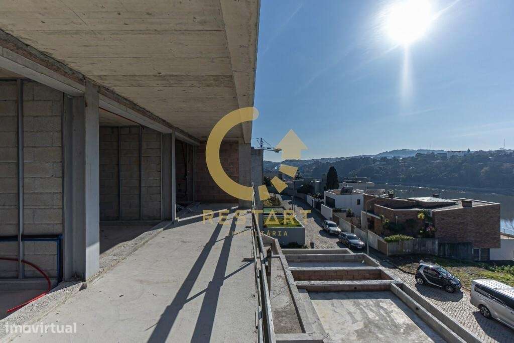Moradia T4 de Luxo com Vistas Deslumbrantes sobre o Rio Douro-25
