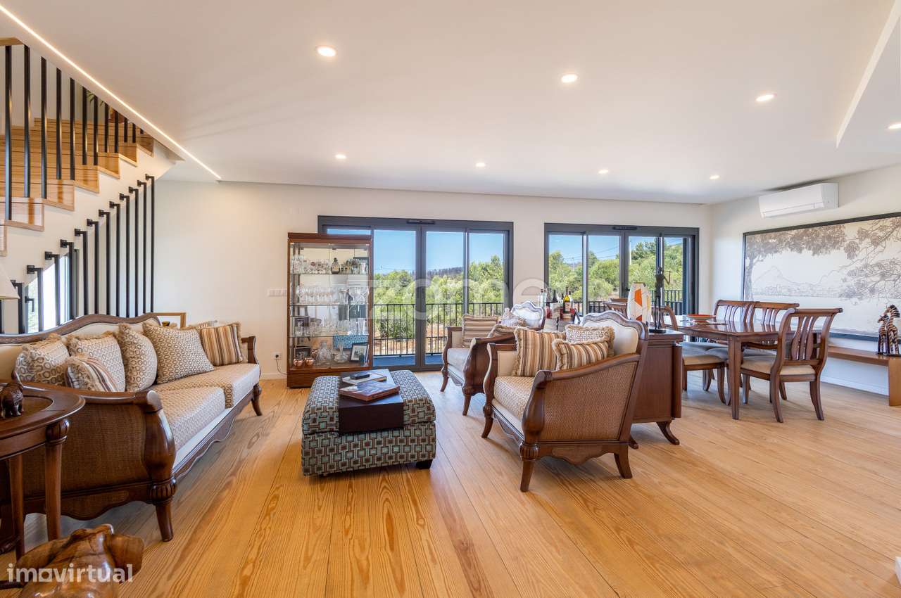 Moradia T4 com Piscina e Jardim no Zambujeiro – Alcabideche - Grande imagem: 2/40