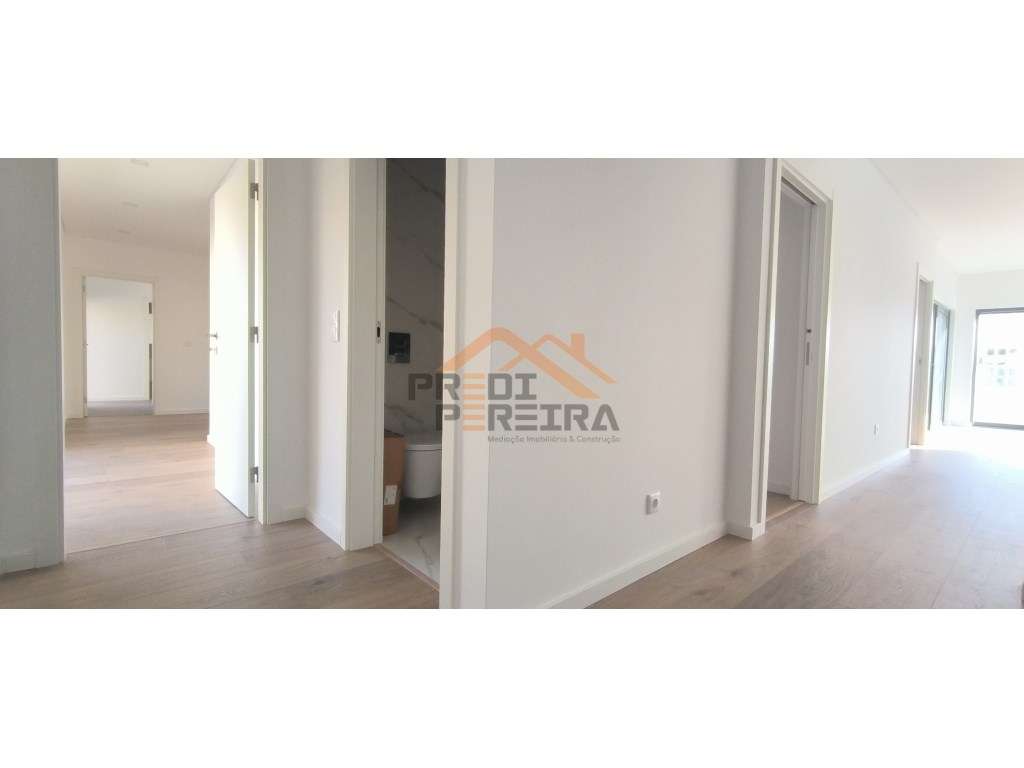 Última fração disponível!
T3 de luxo, com terraço e uma box, inser...-10