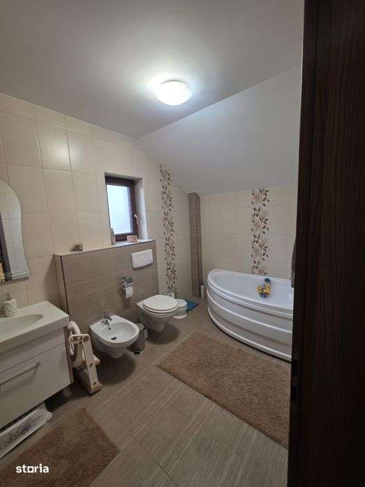 Vand casa individuala cu 4 camere si teren 820mp Dumbravita-6