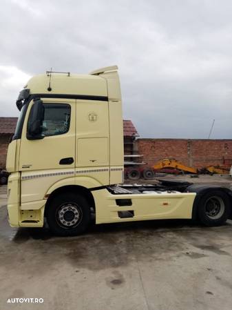 Dezmembram camion Mercedes-Benz ACTROS MP4 - 14