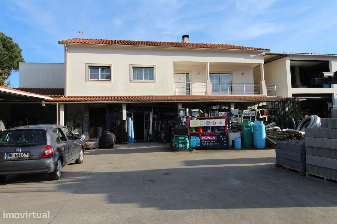 Moradia T3 + Loja/Armazém para comércio/ Com 1400m2 / Boa Vista / Leir - Grande imagem: 4/37