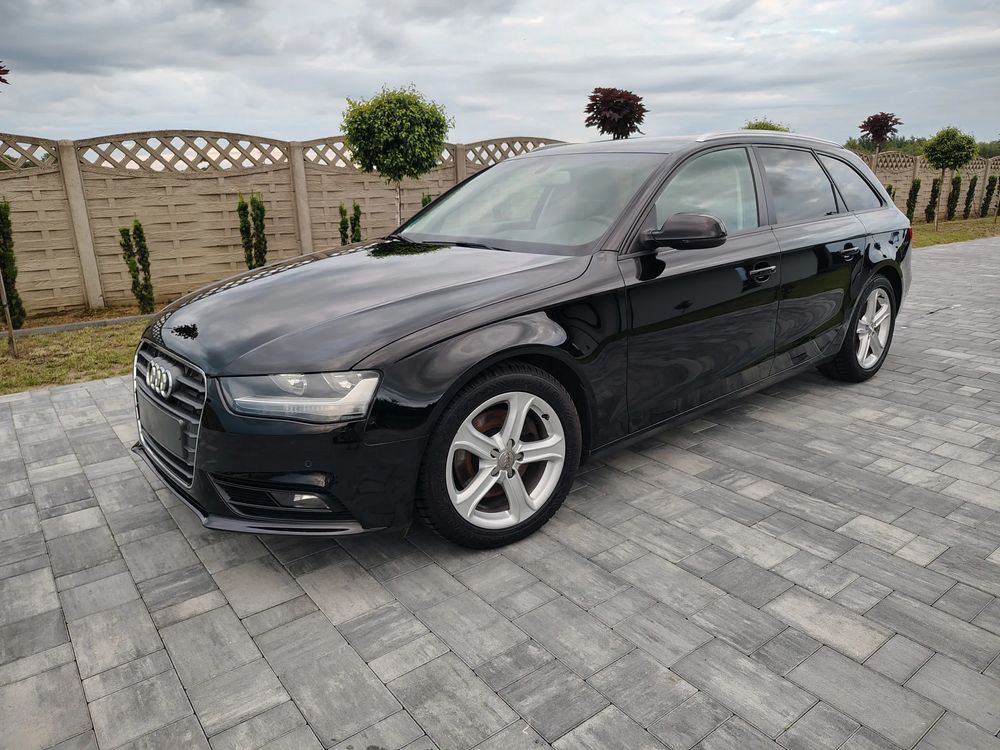 Audi A4 B8 2.0 TDI DPF Attraction 2012